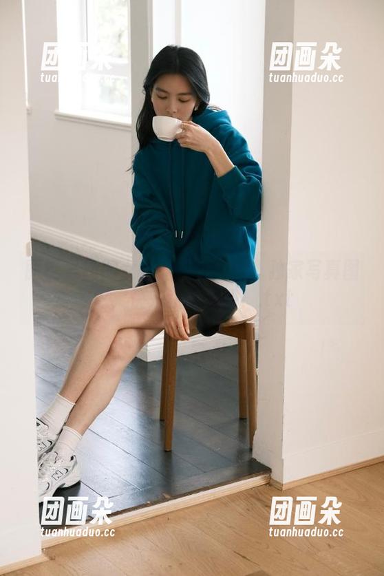 丽柜 - 图图女神的魅力世界：独家写真图包，快来获取灵感！.txt