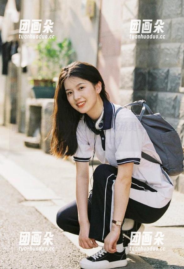 丽柜 - 黑丝魅力无边：安安精美写真合集与图集大赏.txt