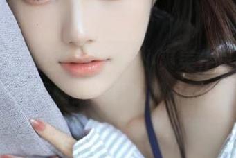 丽柜 – 最新图包上线！小爽美仆写真，带你领略我幽默又真实的一面！.txt