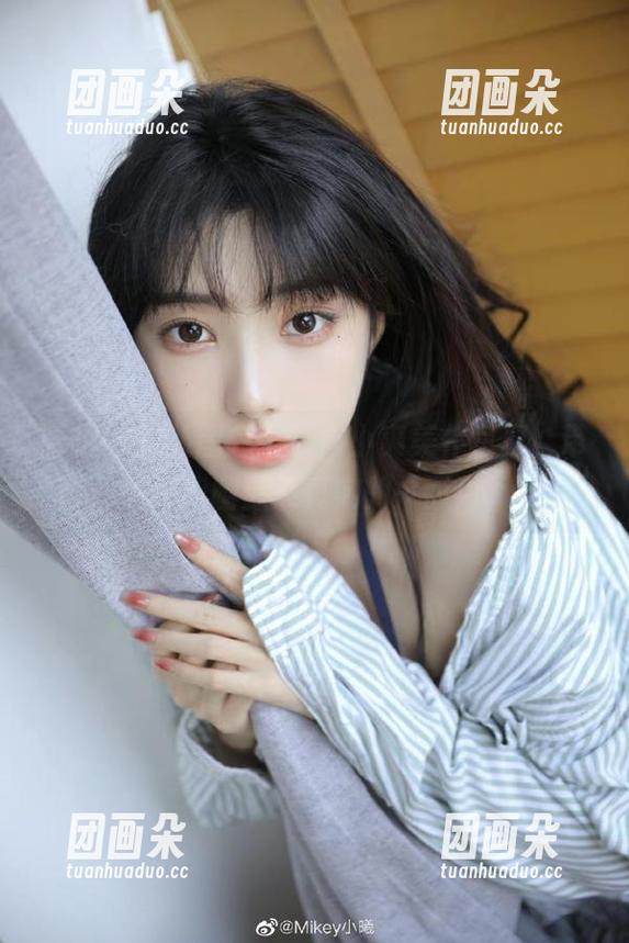 丽柜 - 最新图包上线！小爽美仆写真，带你领略我幽默又真实的一面！.txt