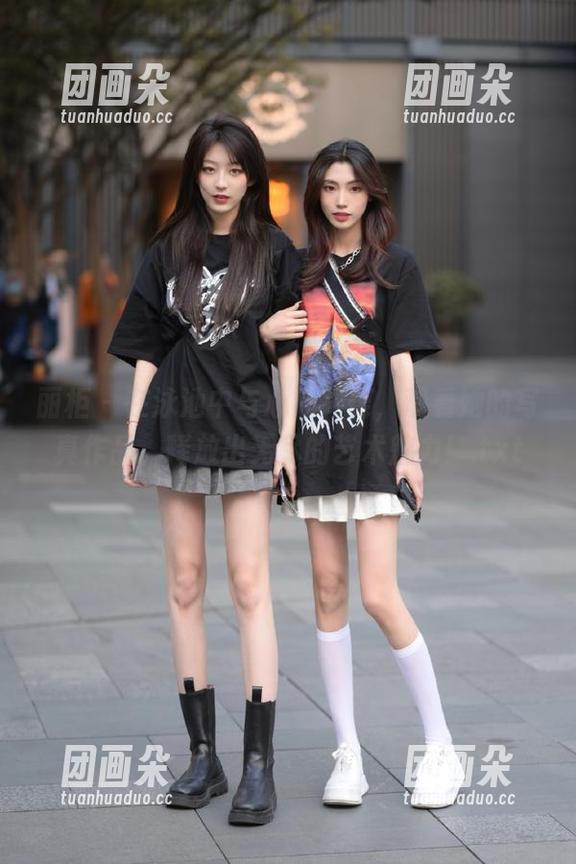 丽柜 - 在泳池中与心心共舞，观看她的写真作品，释放出无尽的艺术魅力！.txt
