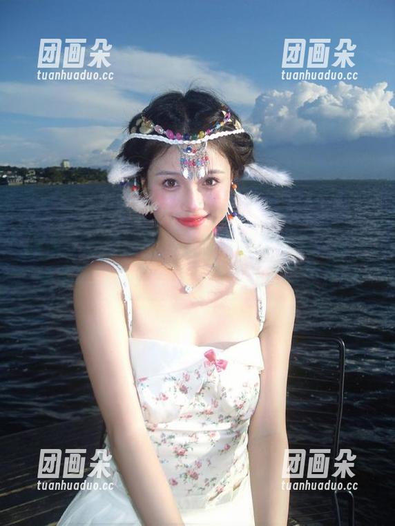 丽柜 - 在甜甜的连衣裙写真作品中，每一帧都诉说着关于青春与梦想的故事.txt