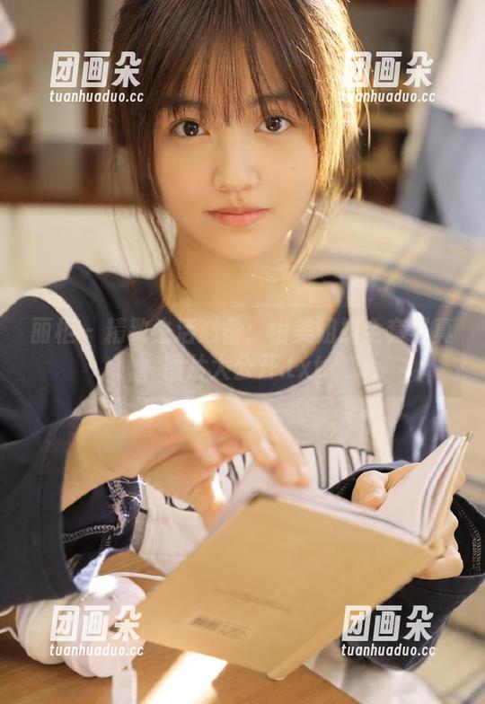 丽柜 - 精致生活必备：由美姐姐全套写真图片大公开.txt