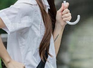丽柜 – 在线浏览白云妹妹写真资源，捕捉时尚潮流与个性表达的美丽瞬间.txt