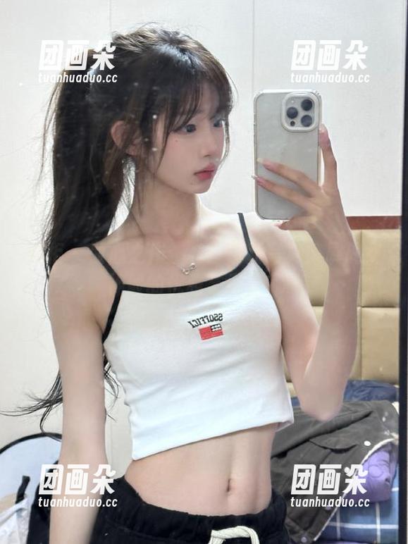 丽柜 - 倾心之作：苏黎最新写真集展现女神般的优雅与风情.txt
