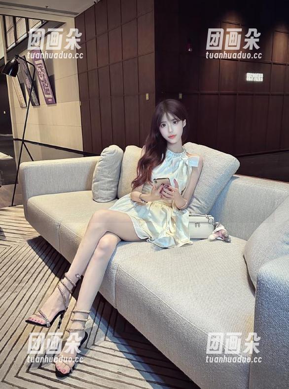 丽柜-轩轩 丽柜 - 轩轩的裸足魅力,美图更新让你领略不一样的清新与时尚!.txt