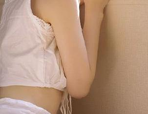 精美泳装套图分享，尽享九柒喵的夏日魅力.txt