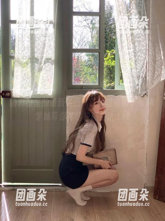精彩纷呈的最新美图，二阶堂宅绘子和JK学妹带你体验校园生活.txt
