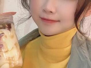 依依超级懒的瑜伽写真声明合集，观看生活与艺术的完美交融.txt