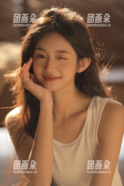 克拉女神 - 精致的瑜伽图包——依娜丝为你呈现灵动优雅的写真世界.txt
