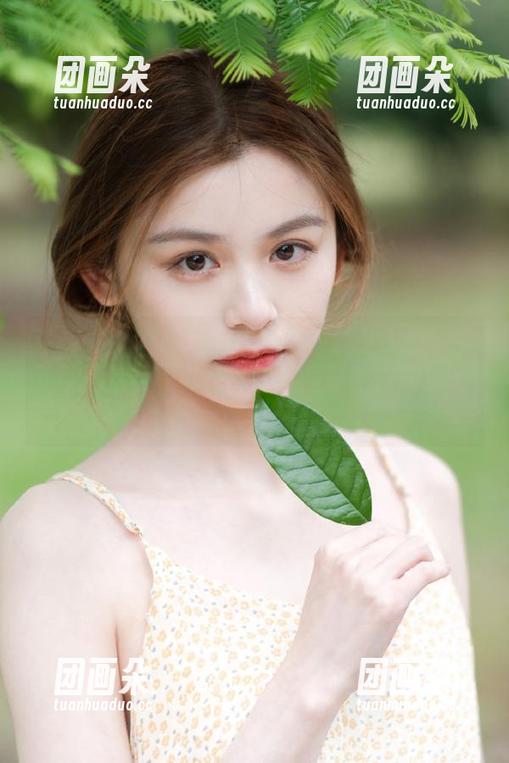 克拉女神 - 亲爱的你还在等什么？快观看小芹的肉丝写真，尽享美图时时刻刻！.txt