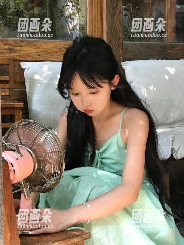克拉女神 - 网盘特惠：杨暖肉丝写真大合集，收录她最迷人瞬间，绝对不容错过！.txt