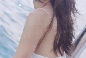 克拉女神 – 王睿兔女郎主题高清图册，带你走进独特的写真世界.txt