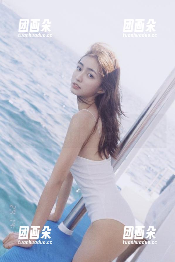 克拉女神 - 王睿兔女郎主题高清图册，带你走进独特的写真世界.txt