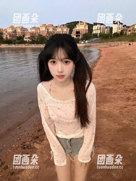 克拉女神 - 快来欣赏瑞莎的美腿套图，分享她的优雅与魅力！.txt