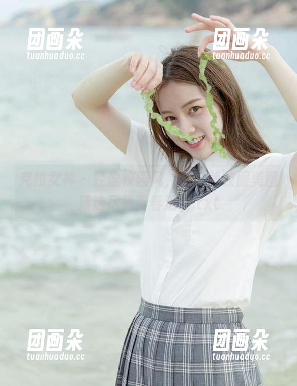 克拉女神 - 轻盈校园风，赵雨静校服美图精选尽显青春活力.txt