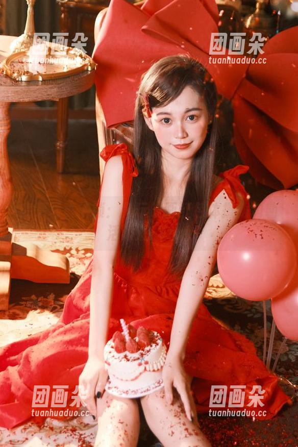 高清写真解锁：兔玩映画红色体操服勾勒活泼魅力.txt
