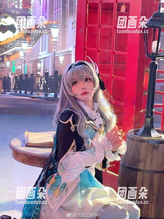 六二二同学的创作笔记：鹿昭依主题下的独特cos照片欣赏！.txt