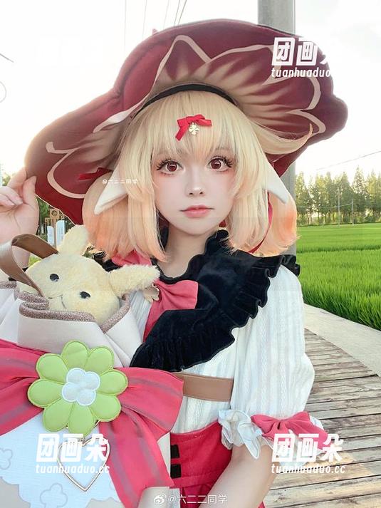 在高清图库中领略六二二同学w的油亮写真，捉住生活中的每一抹光亮.txt