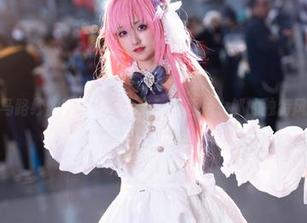 探索冬马路纱的写真作品集：新泽西兔女郎的独特风格.txt