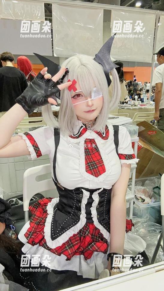 体操服魅力无穷，千夜未来高清写真图册带你领略运动之美.txt