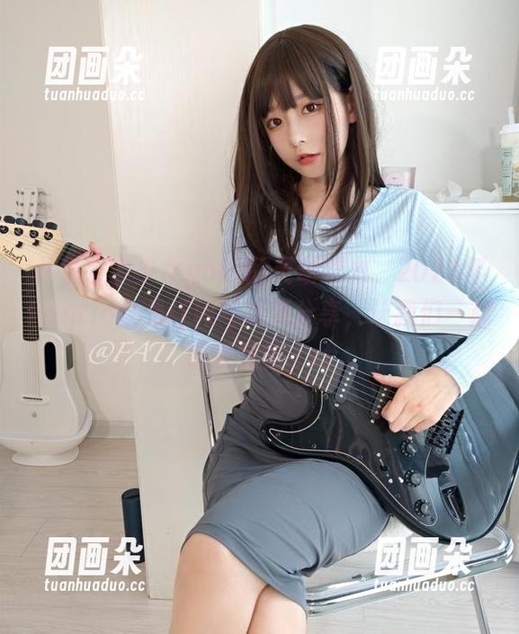 共享发条少女yoki的灵动魅力，2023年Fantia会员订阅写真集分享，让我们一起感受惊艳.txt