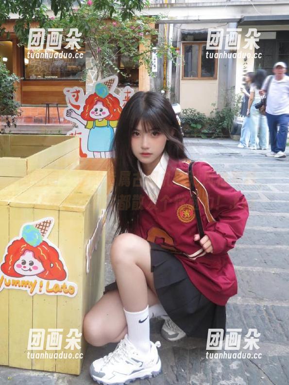 微密圈 - 定制专属古阿扎泳池风格写真，让每一张图片都散发个性魅力！.txt