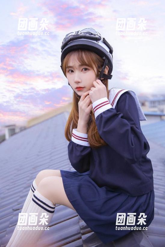 嗲囡囡 - 迷人又不失活泼的夏小秋秋秋双马尾私拍图集，让你每天都想看一遍.txt