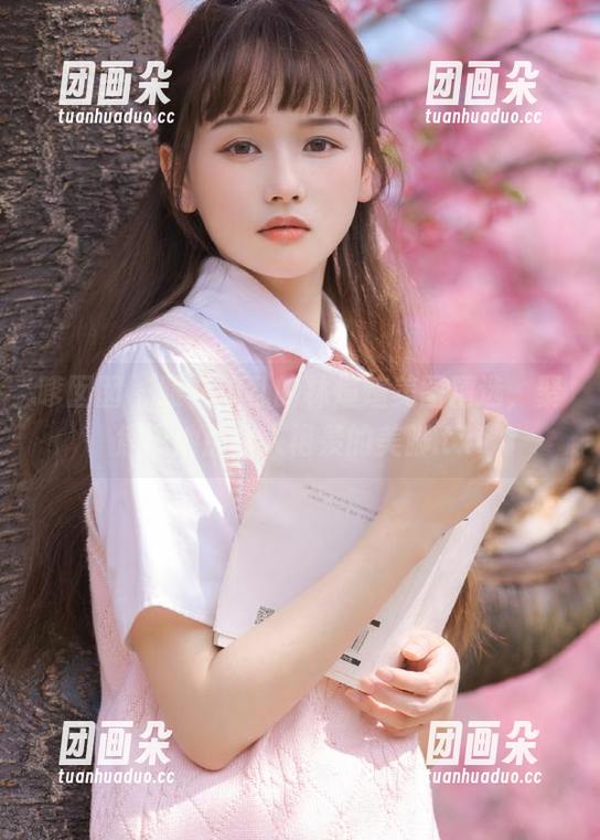 嗲囡囡 - 眼花缭乱的林煊煊美图精选，聚焦于她那令人艳羡的美脚.txt