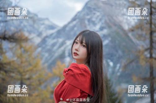 甜美定制作品！坏露露香宝与诗羽学姐的睡衣自拍大赏.txt
