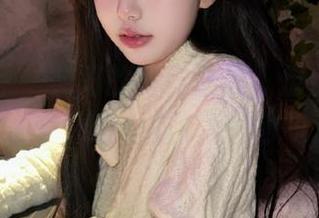 头条女神 – 易阳的写真合集，仿佛身边总有一个梦幻中的莫妮卡！.txt