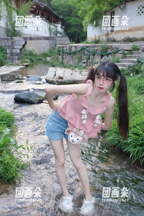 头条女神 - 破解时尚密码：梁芮溪女友系列写真，免费照片让你尽览她的风采.txt