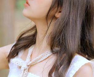 头条女神 – 不容错过的分享，畅游在玄子烈焰红唇VIP版原图的美丽之中！.txt