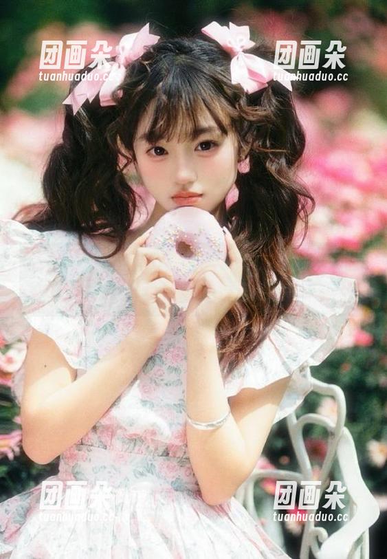 探索奈汐酱Nice的女神世界，独特无圣光图片让你驻足流连.txt