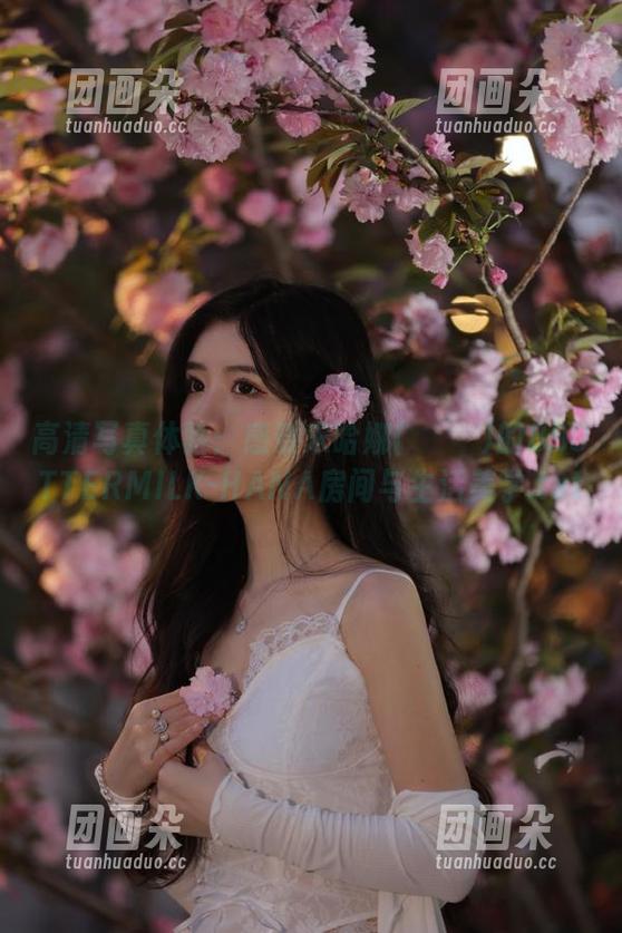 高清写真体验：感受宋哈娜(송하나)的BBUTTERMILK-HANA房间与生活美学.txt