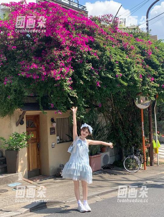 在宋哈娜的镜头下，分享LoozyNO.02点心的写真背后故事.txt