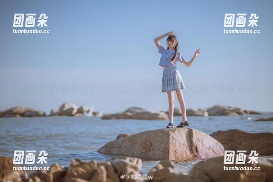 封疆疆v 在封疆疆v的黑色梦境中徜徉:充满情感的作品图片导览.txt