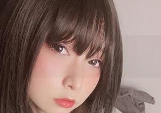小泉学姐吖运动写真集：每一张原图都是激情与努力的写照，尽情期待你的欣赏.txt