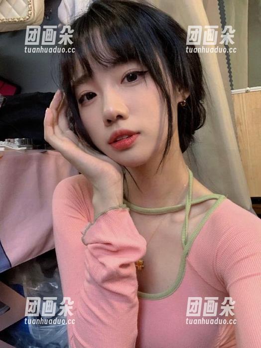 尤果网 - 免费欣赏于梓馨职业装系列美图，增强你的职场自信.txt