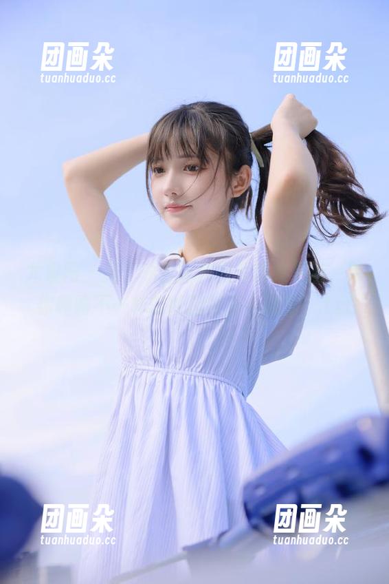 尤果网 - 周于希全新校服写真集更新，带你领略不一样的校园时光与风景！.txt