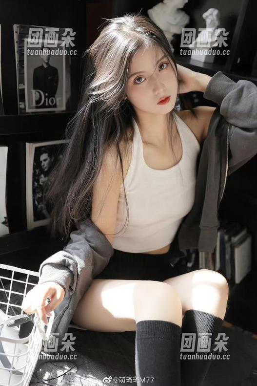 尤果网 - 夏乔双人高清写真图册，展现夏日里的浓情蜜意.txt