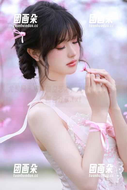 尤果网 - 细腻镂空艺术，尤娜娜精彩写真图包分享.txt