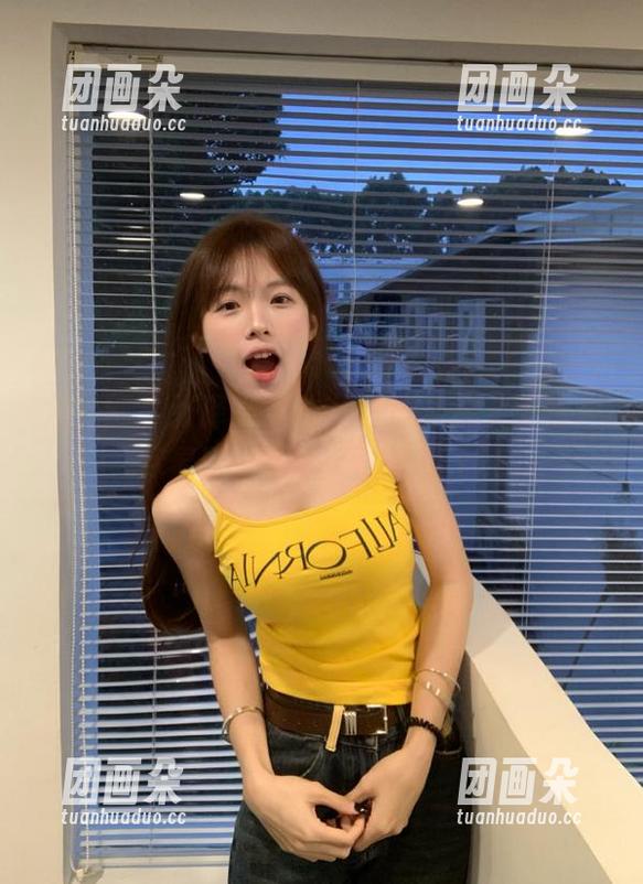 尤果网 - 张译文职业装高清资源大集合，尽显职场女强人的风范.txt