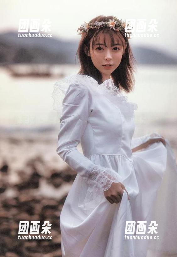 尤果网 - 曼妮儿的浴室日常：图库分享她如何在每一幅画中捕捉生活的优雅.txt
