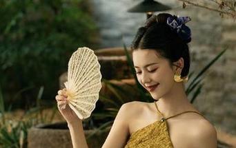 尤果网 – 突破传统，栗子JK写真合集揭晓：每张照片都散发出无限的创意和灵感！.txt