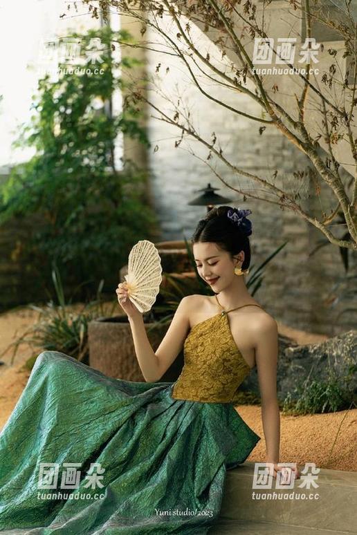 尤果网 - 突破传统，栗子JK写真合集揭晓：每张照片都散发出无限的创意和灵感！.txt