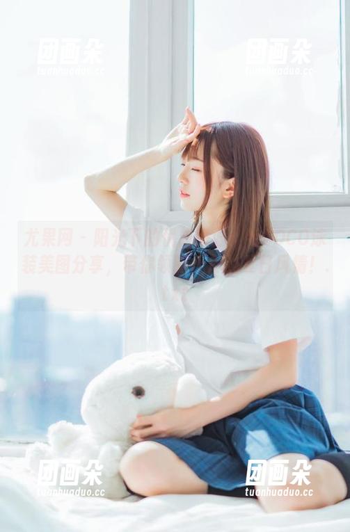 尤果网 - 阳光下的优雅瞬间：毛COCO泳装美图分享，带你领略无尽的夏日风情！.txt