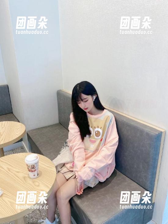尤果网 - 王语纯毛衣写真，一键下载她的独特魅力美图.txt