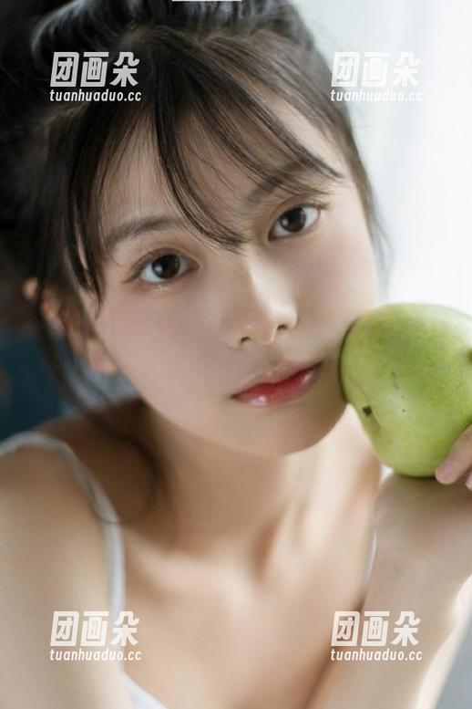 尤果网 - 纯小希最新作品：裤里丝写真，照片展现不同风情与气质.txt