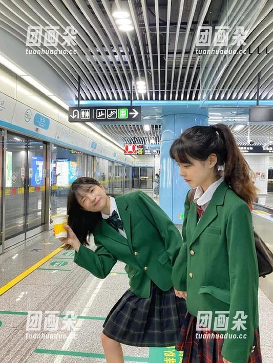 尤蜜荟 - 深入林幼一的世界，学姐私拍套图带你走进不为人知的她.txt